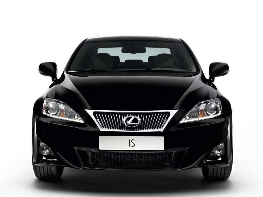  Lexus IS200d 2010 года  (фото 10 из 19)